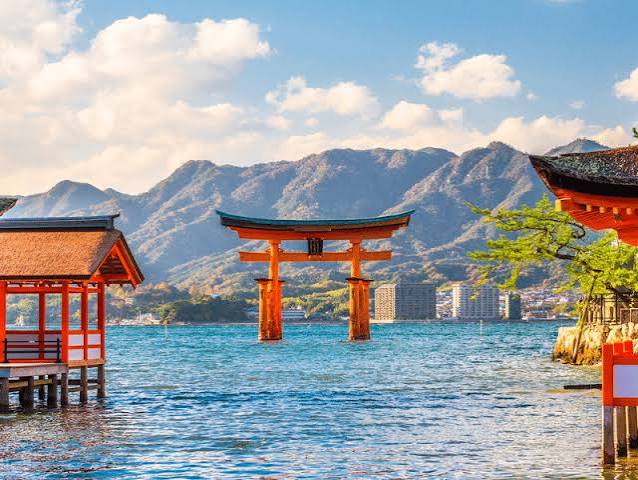 Tokyo Disneyland Guide 2026 | Tips, Costs & Itinerary