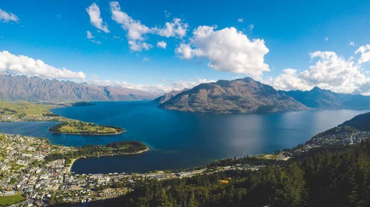 Milford Sound Travel Guide β Cruises, Views & Best Time to Visit
