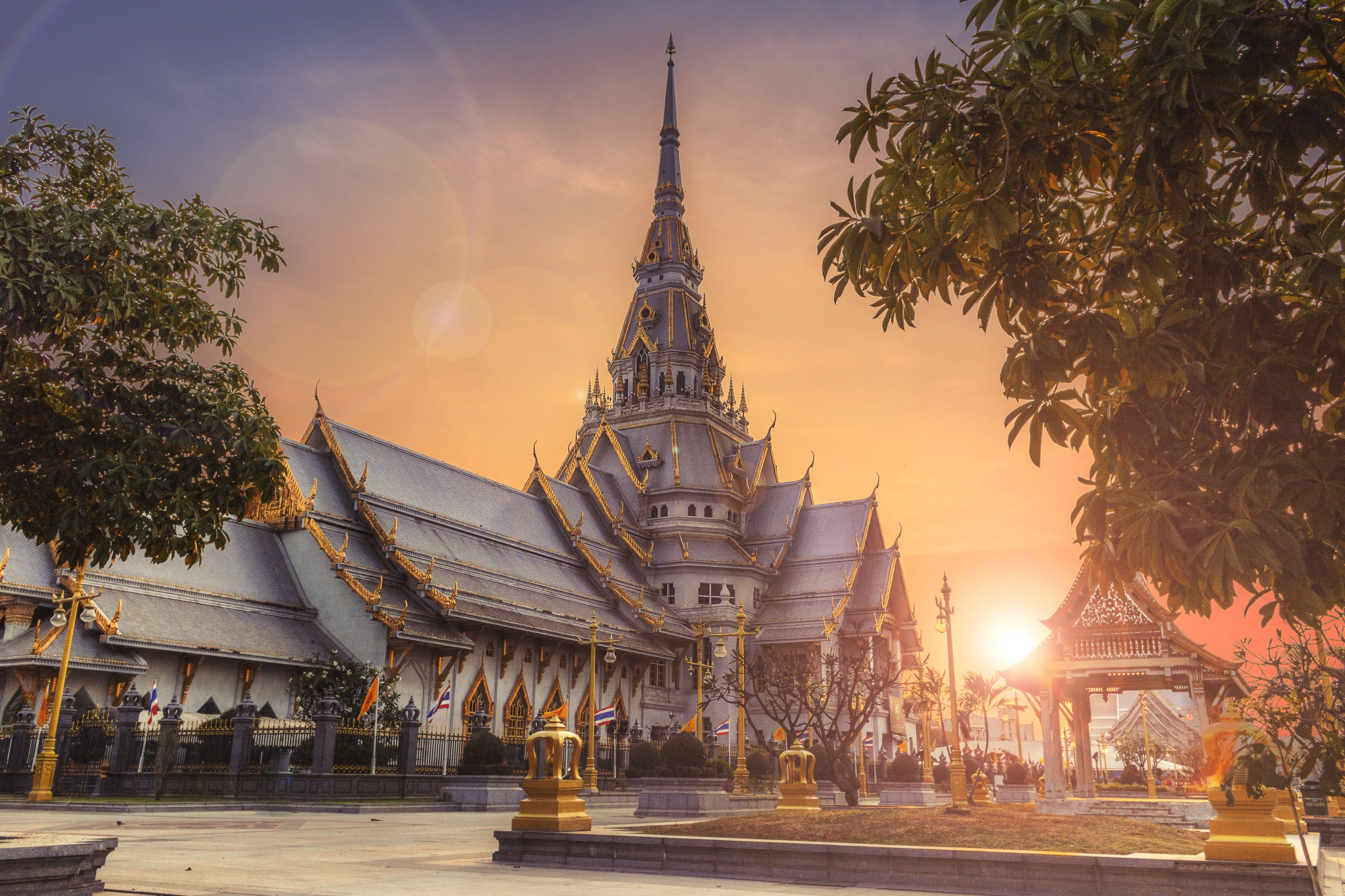Discover Thailand | Beaches, Temples & City Lights